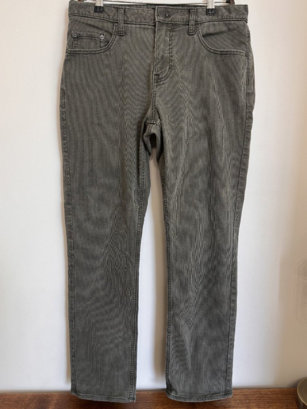 BANANA REPUBLIC MEN'S GREEN CORD STYLE PANTS 33X32
